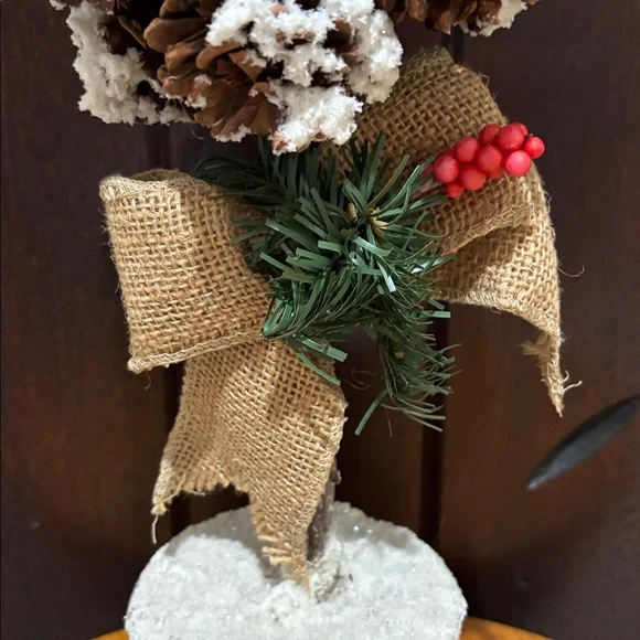 Rustic Pinecone and Burlap Holiday Decor - Picture 3 of 9